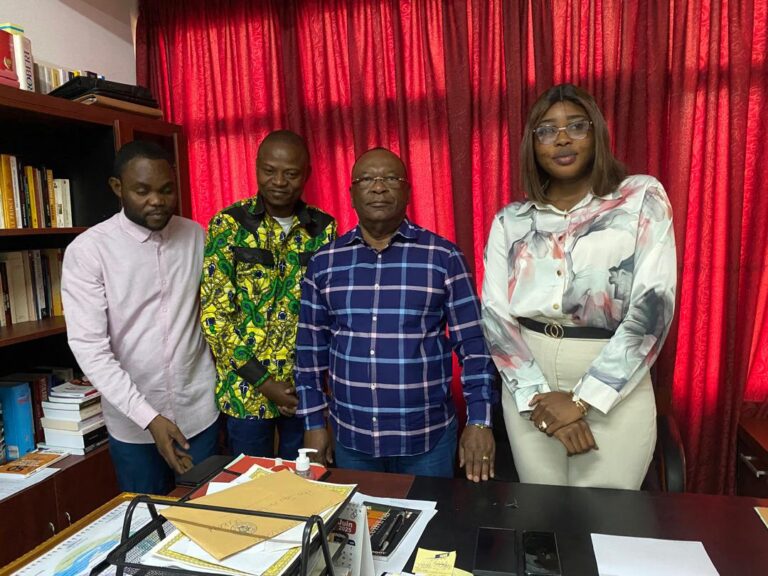 Remise d’un Diplôme de Mérite et d’Excellence au Sénateur Jean -Philibert Mabaya Gizi Amine par le RJPC/Kwilu