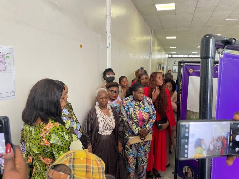 Journée internationale de la paix : une exposition photo inaugurée à Kinshasa