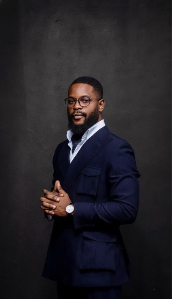 Kinshasa, le 16 octobre 2025  Le Directeur général de CarNayo, M. Lionel, a honoré de sa présence la 3ᵉ édition du Festival “Les Défis Congolais”,