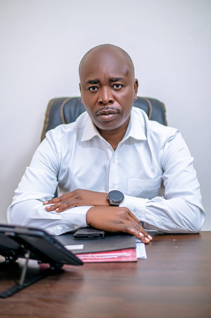 Le Chef de travaux Désiré Gbua Sobela présente ses 6 axes prioritaires pour le social des cadres scientifiques de l&rsquo;ACS-UNIKIN