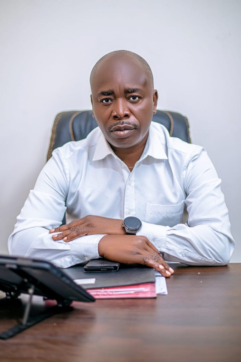 Le Chef de travaux Désiré Gbua Sobela présente ses 6 axes prioritaires pour le social des cadres scientifiques de l&rsquo;ACS-UNIKIN