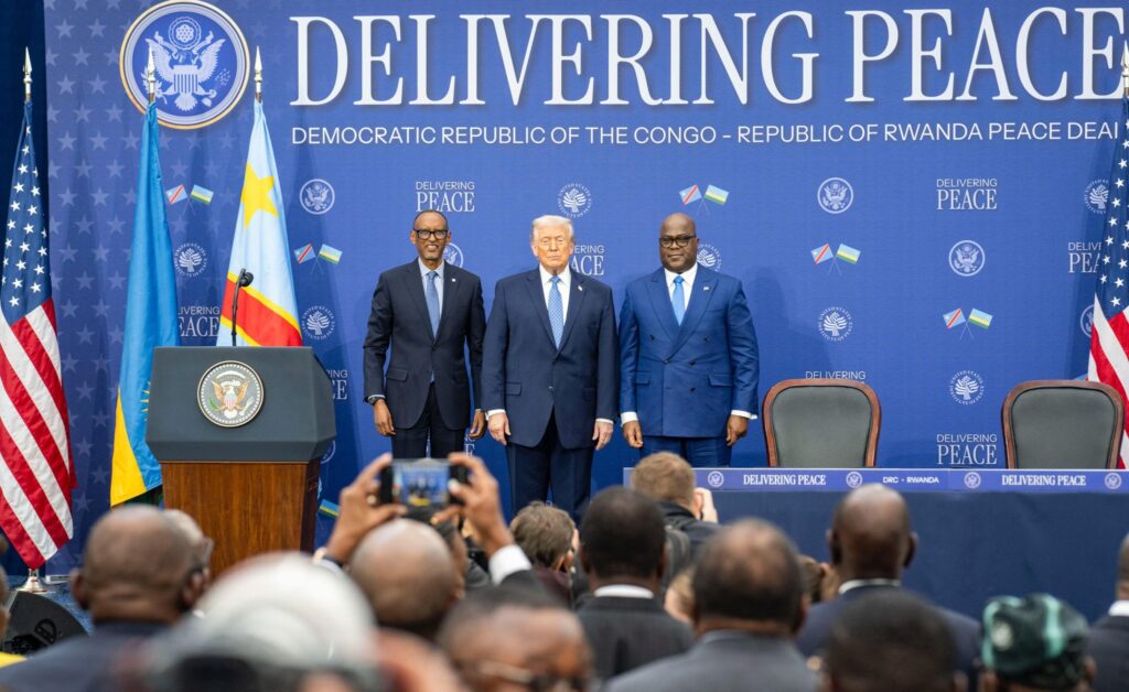 La signature d&rsquo;accord pour la paix du président Félix Tshisekedi et Paul Kagame à Washington.